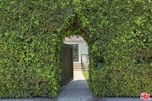 Foto del edificio - 465 N Crescent Heights Blvd