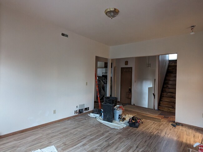 Sala de estar - 798 Oak St