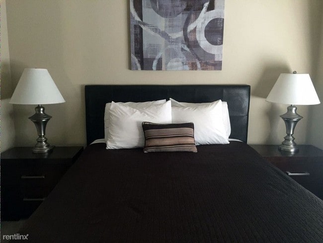 Building Photo - 2 br, 2 bath - 1770 Broadway