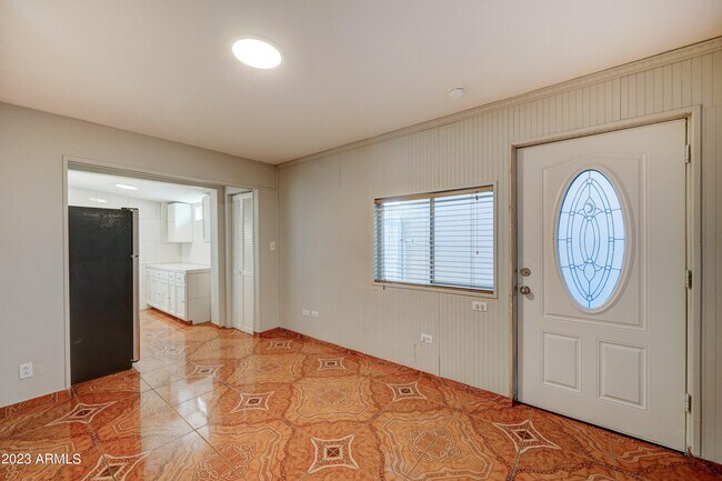 Building Photo - 5820 N 35th Ave