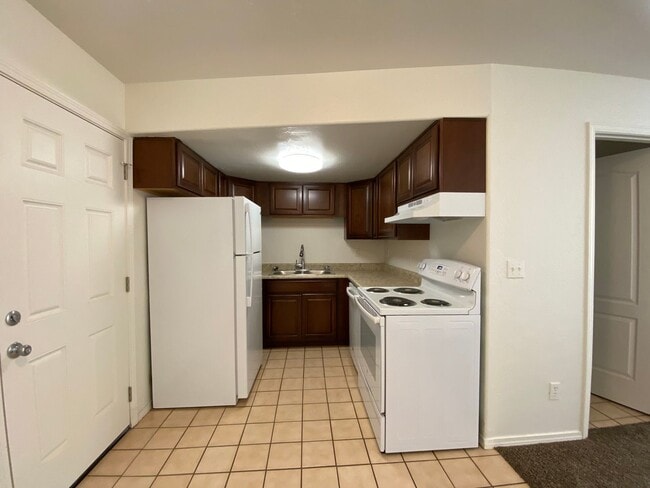 Building Photo - 3232 N Tani Rd