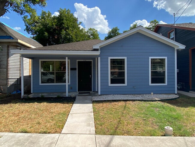 Building Photo - 216 E Rische St
