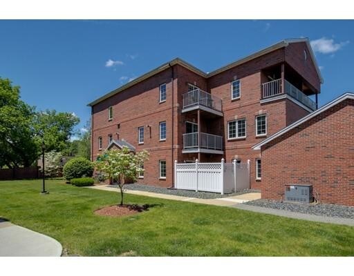 Building Photo - 7 Conant Rd