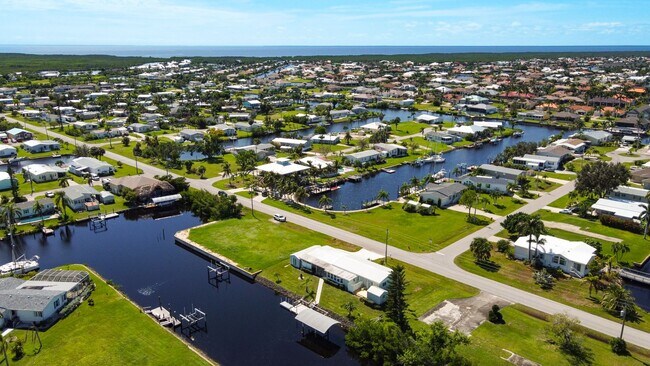Building Photo - Punta Gorda Waterfront Getaway! Annual or ...