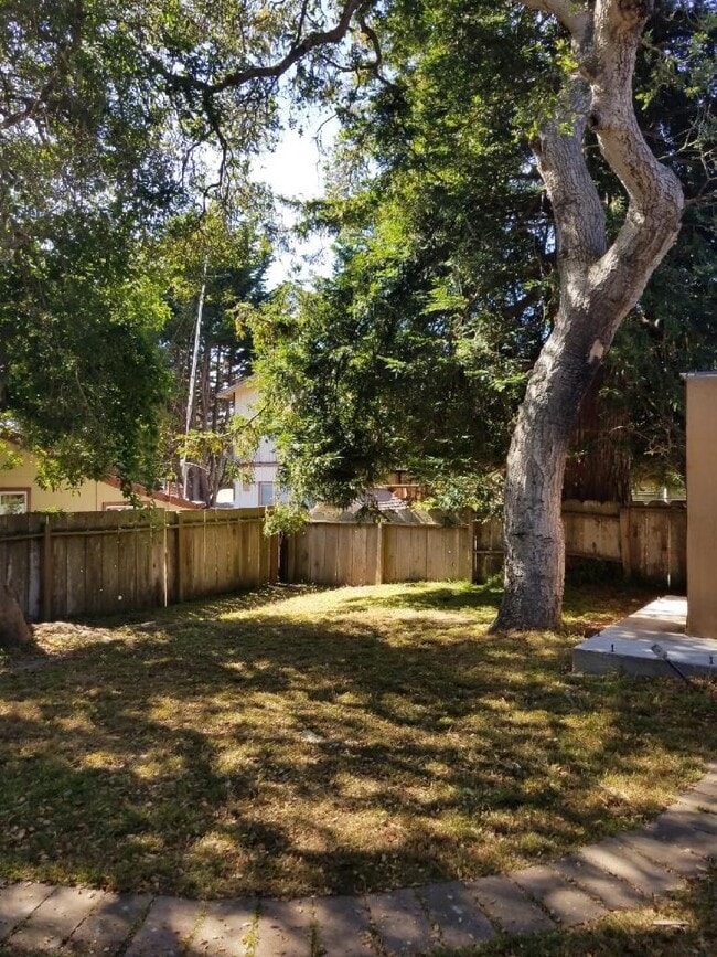 Building Photo - 1208 Lincoln Avenue