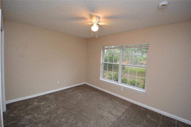 Building Photo - 35 Regent Ln