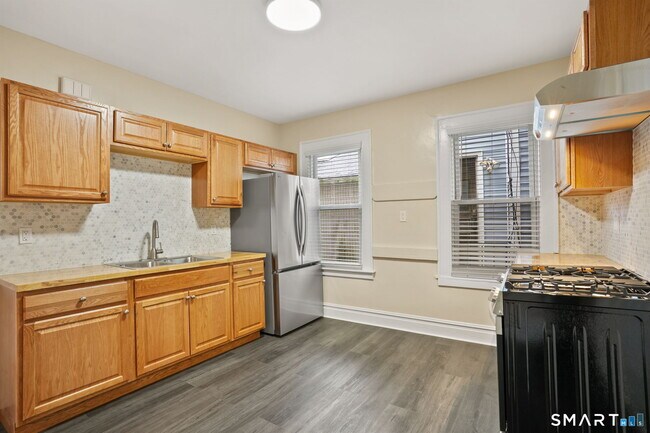 Foto del edificio - 128 Campbell Ave