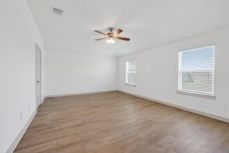 Building Photo - 827 Silver Kettle Dr