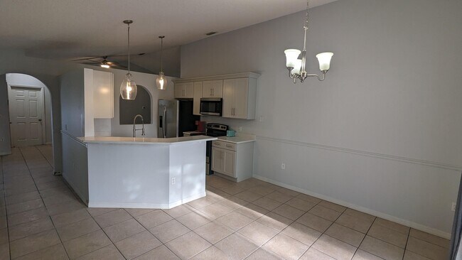 Kitchen - 448 Delicata Dr