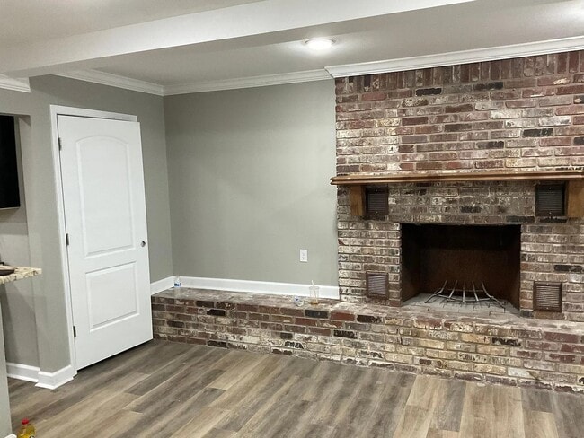 Building Photo - 2209 W 40th Ave