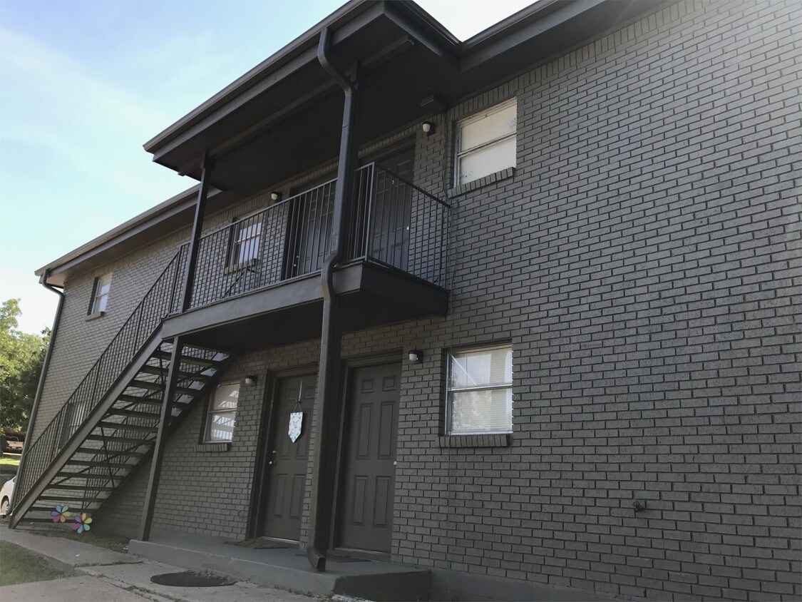 Primary Photo - 1001 Avenue J