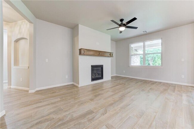 Foto del edificio - For Lease in Moore, Newer Home in Edgewate...