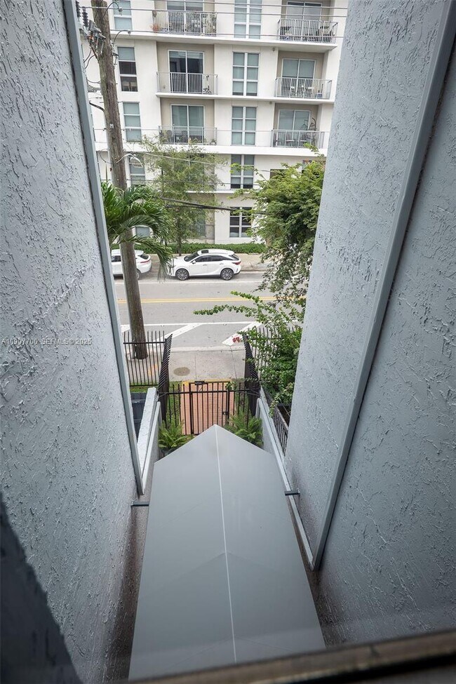 Foto del edificio - 750 NW 43rd Ave