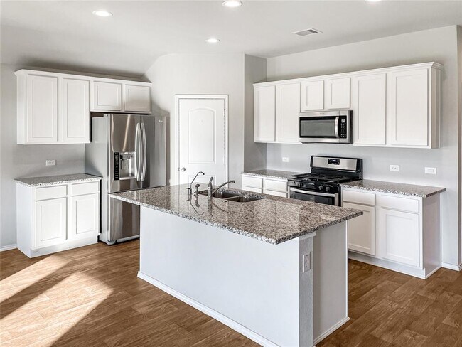 Foto del edificio - 5906 Warm Bungalow Ln