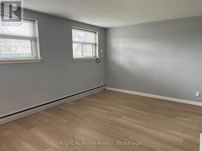 Building Photo - 1033 Ravine Rd