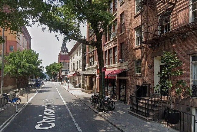 Foto del edificio - 135 Christopher St