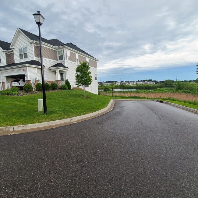 Cul-de-sac - 7254 Yellowstone Ct N