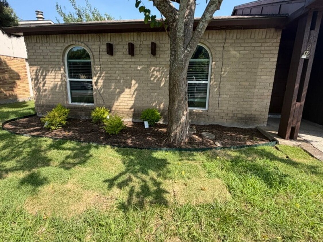 Building Photo - 722 Circle Cove Dr