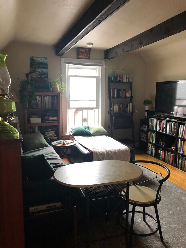 Foto del edificio - 403 E Johnson St