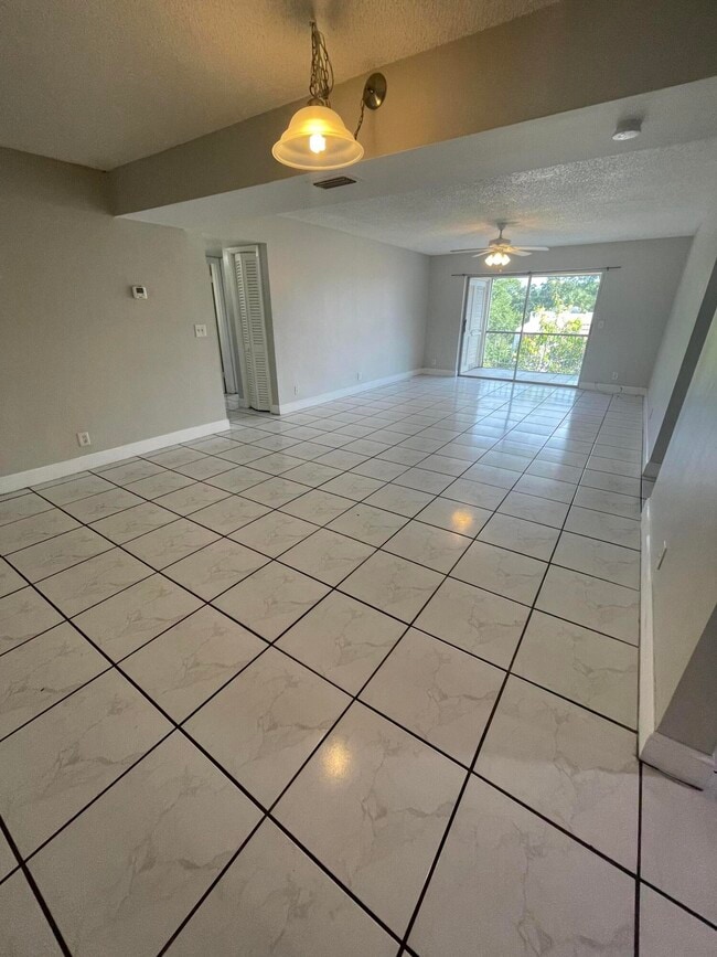 Foto del edificio - 642 NW 13th St