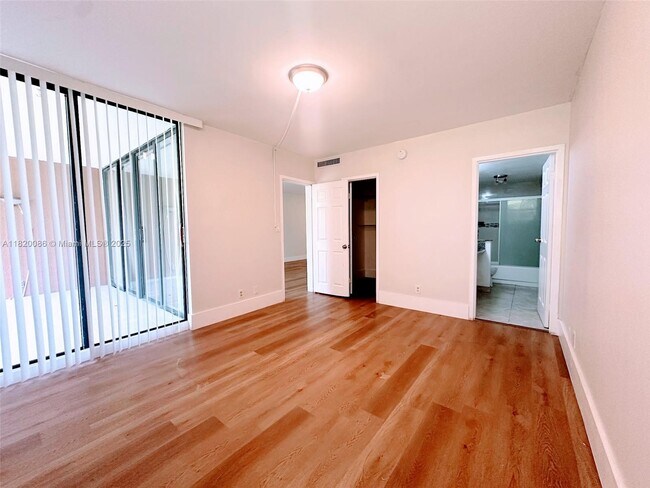 Building Photo - 8419 Forest Hills Dr