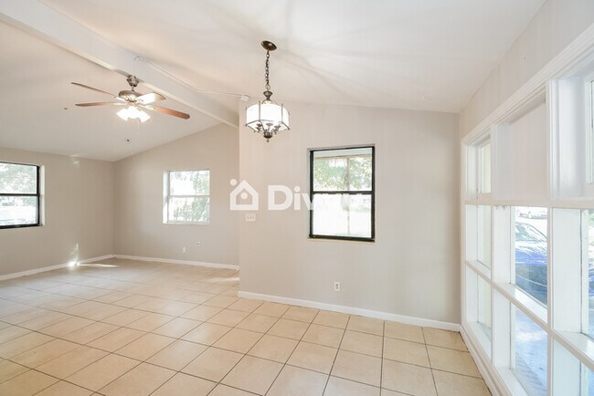 Building Photo - 1904 SHELTON RD, JACKSONVILLE, FL 32211