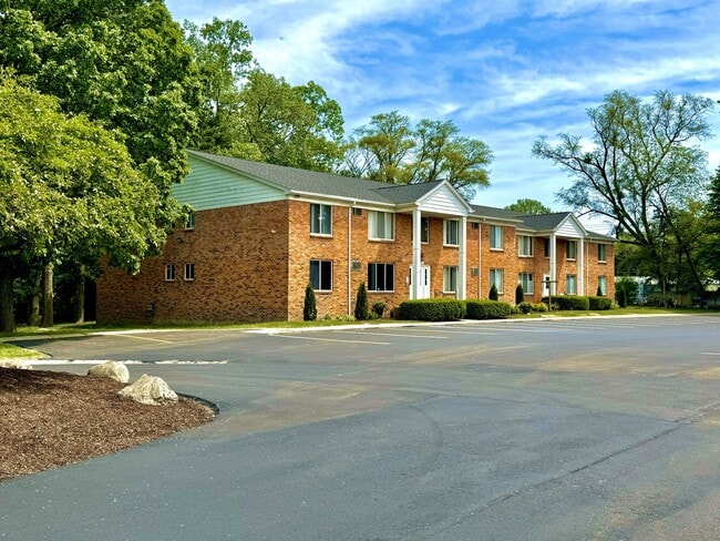 Building Photo - Renovated Two-Bedroom Apartment – Prime Wa...