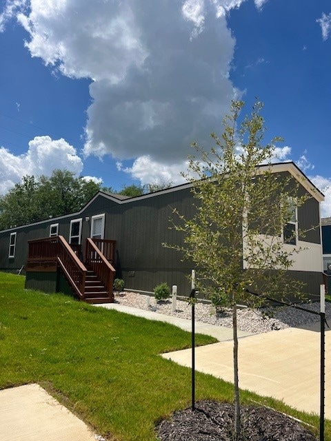 Building Photo - 15923 S Flores St
