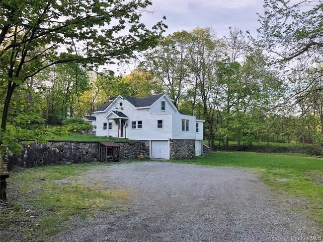 Building Photo - 16 Lake Ave