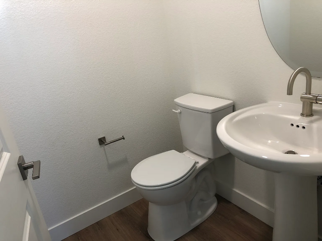 Foto del edificio - 3260 Crusader St