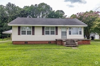 Building Photo - 204 Rand Rd