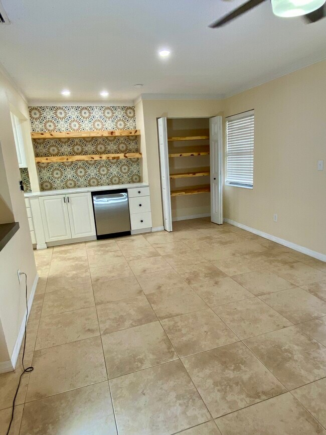 Foto del edificio - 6248 Gretna Green Ct N