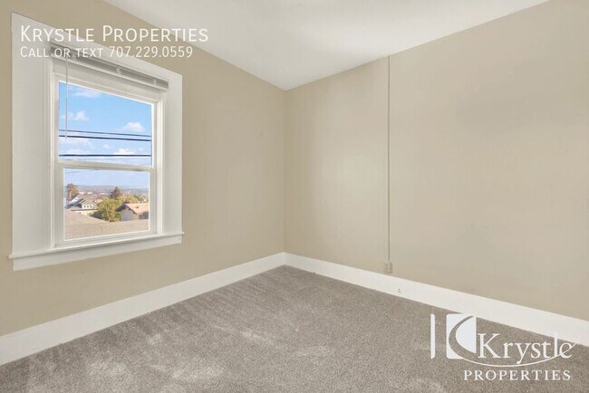 Foto del edificio - 2 bedroom downtown apartment