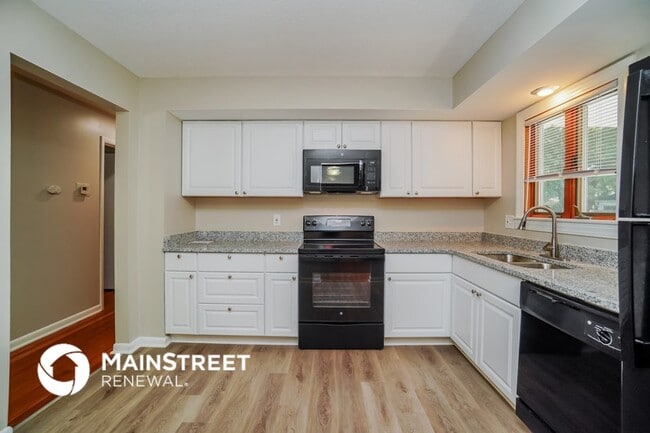Building Photo - 5274 Hedgewood Rd