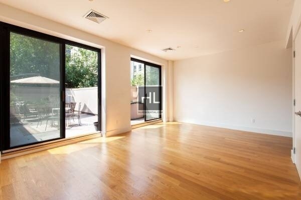 Foto del edificio - MESEROLE STREET