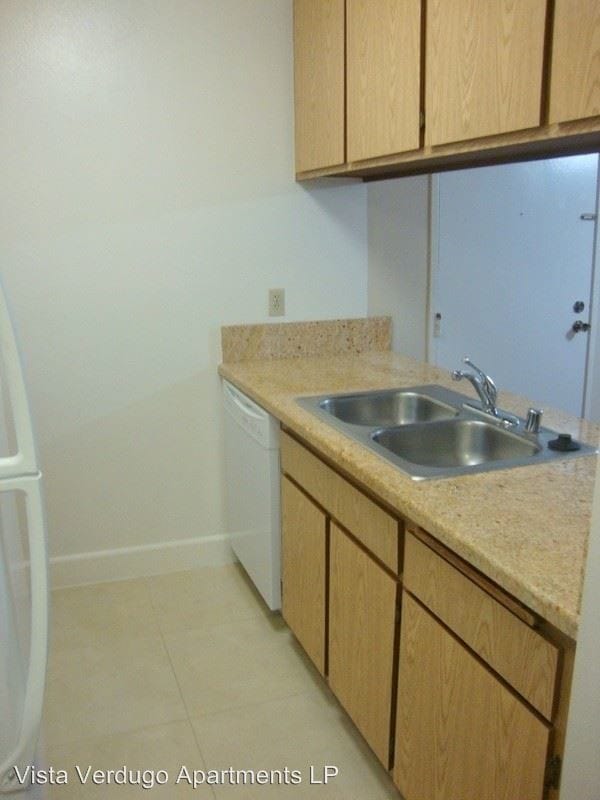 Building Photo - 1 br, 1 bath Apartment - 1617 Calle Vaquero