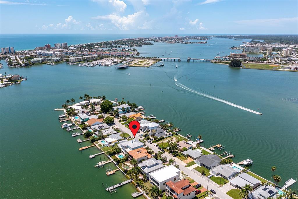 Foto principal - 821 Bay Point Dr