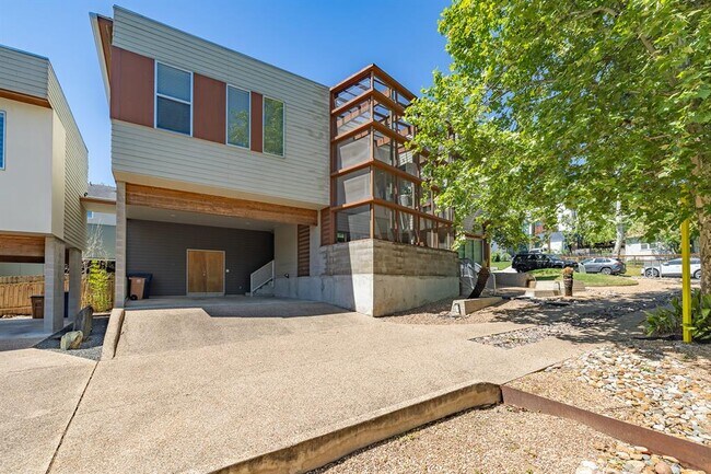 Foto del edificio - 2801 Oak Crest Ave