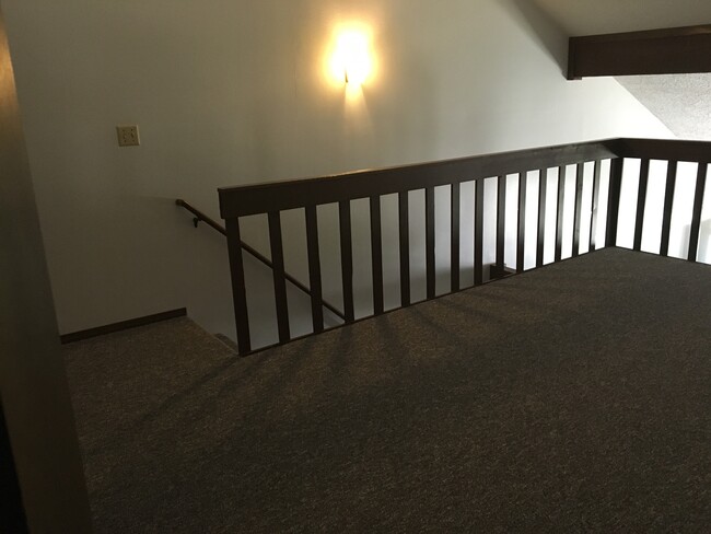 Building Photo - 803 Village Dr