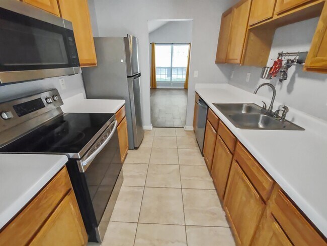 Building Photo - 6362 Klondike River Rd