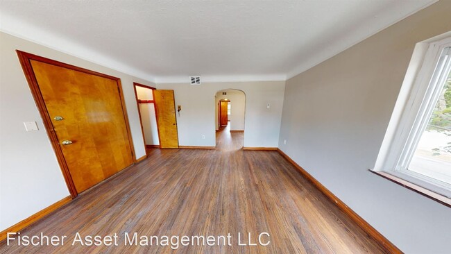 Building Photo - 1 br, 1 bath Apartment - 4186 Ridge Rd. 41...