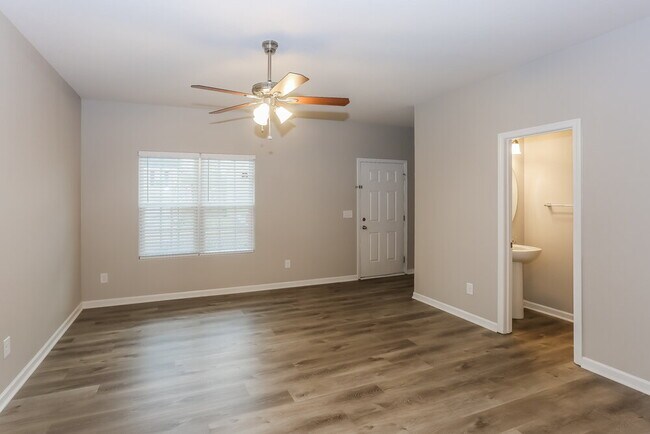 Foto del edificio - 4540 Merryvale Forest Dr