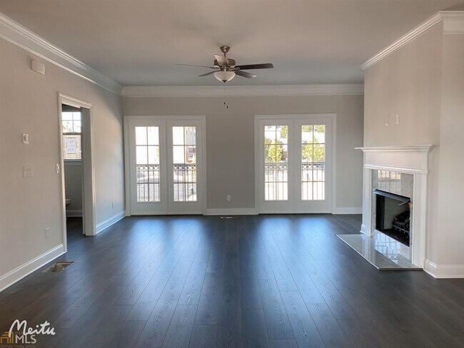 Foto del edificio - 1395 Live Oak Lane