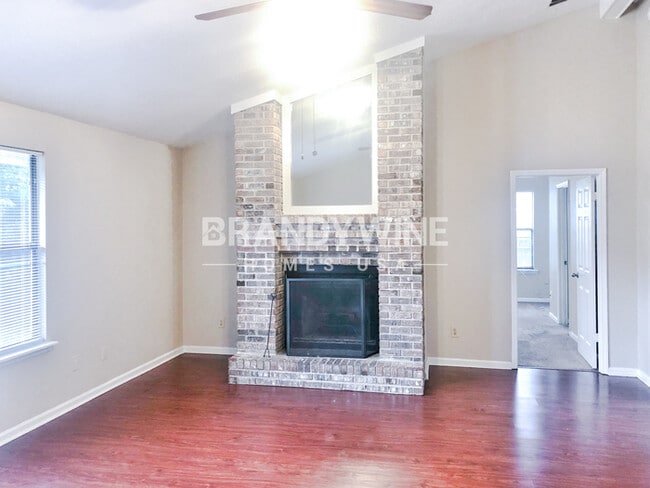 Building Photo - 3363 Hampstead Dr