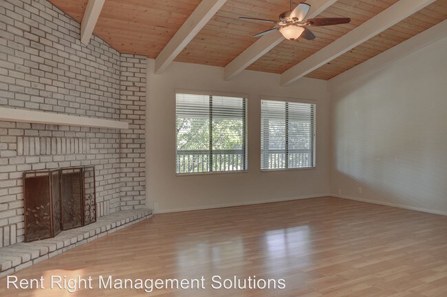 Building Photo - 3 br, 2 bath House - 685 Dragonfly Drive
