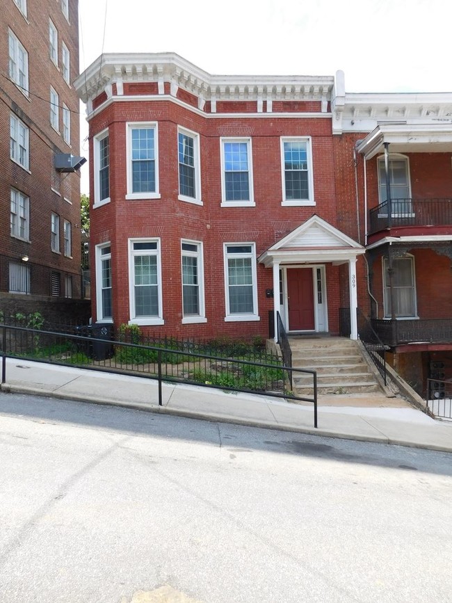 309 7th St, Lynchburg, VA 24504 Apartment for Rent in Lynchburg, VA