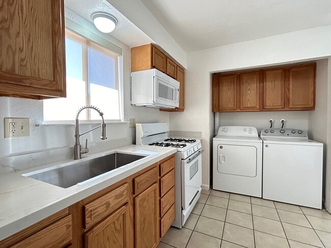 Building Photo - 73390 Catalina Way