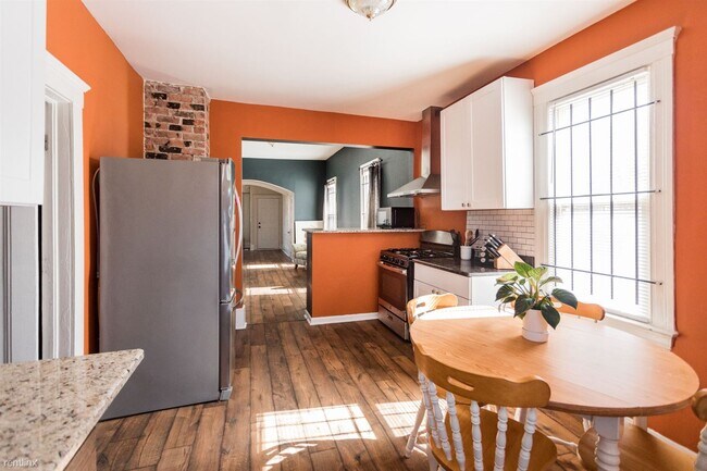 Foto del edificio - 2 br, 1 bath Condo - 2651 Wabash St 2651 W...