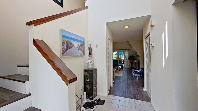 Foto del edificio - Furnished Unit in Fountain Gate Condo Asso...