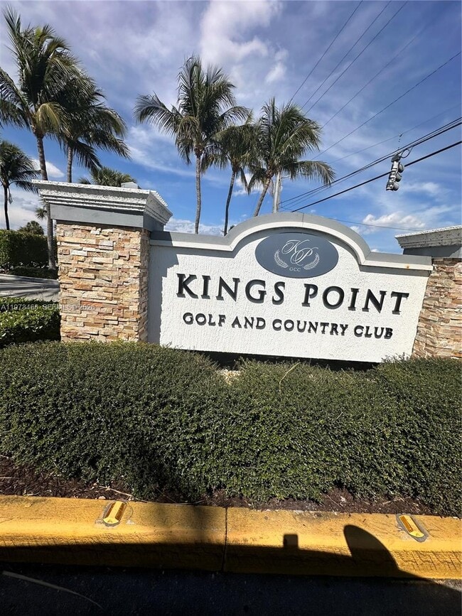 Foto del edificio - 323 Burgundy G